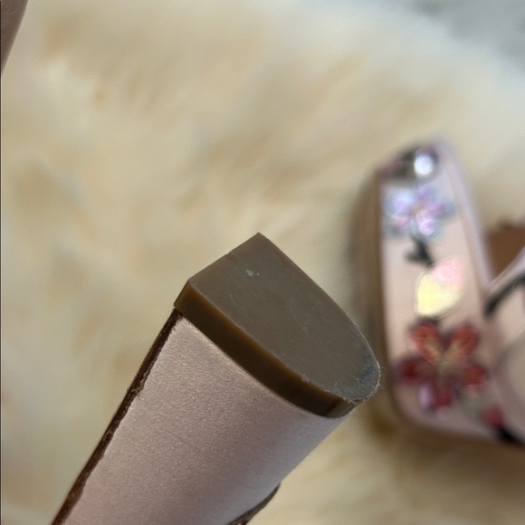 BALLIN Vintage Pink Satin Floral Metallic Heels Size 39 - Picture 9 of 16